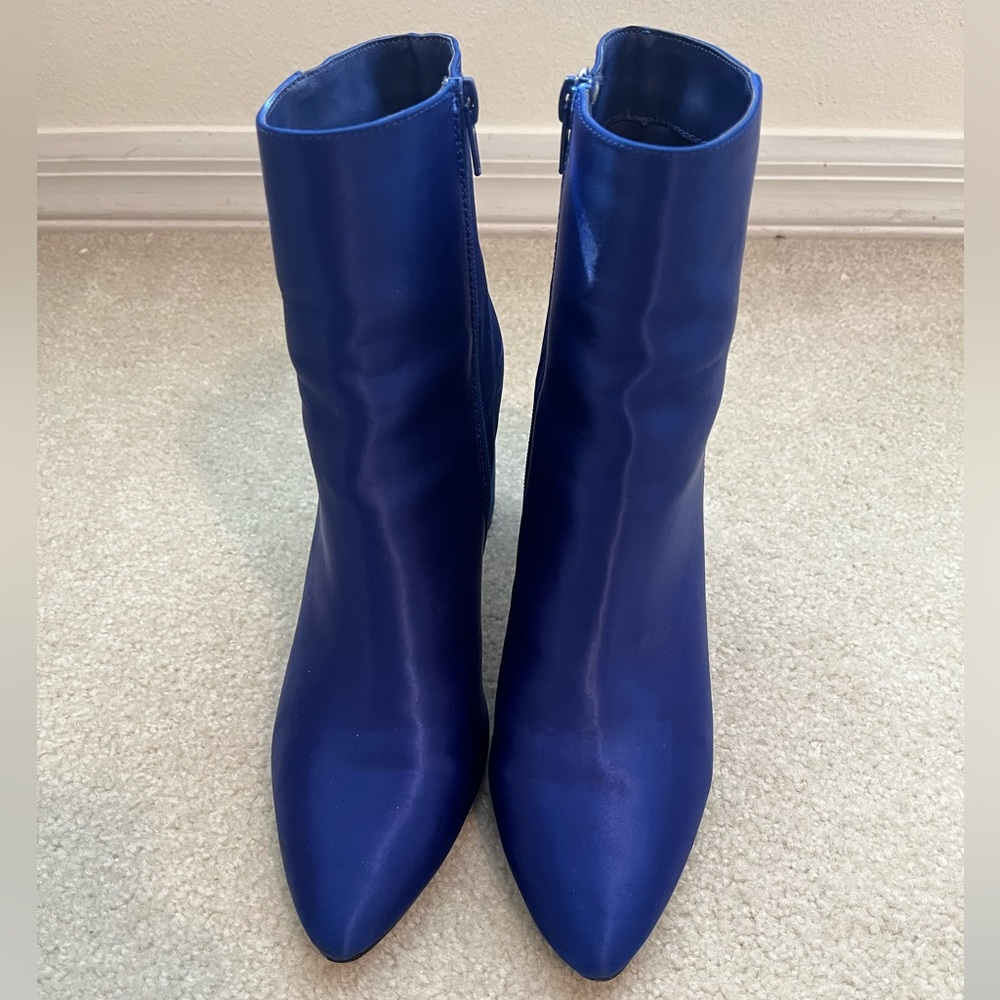 Blue satin booties NA-KD